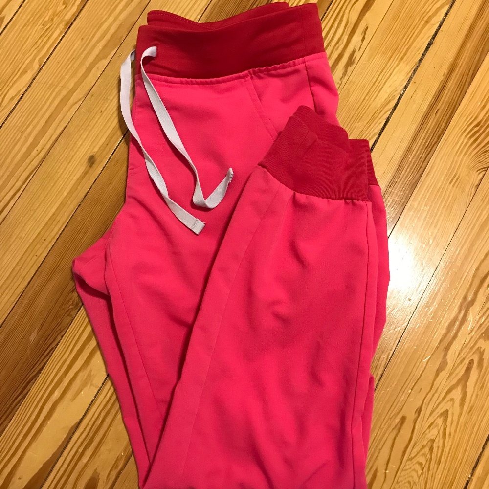 FIGS shocking pink Zamora jogger small petite